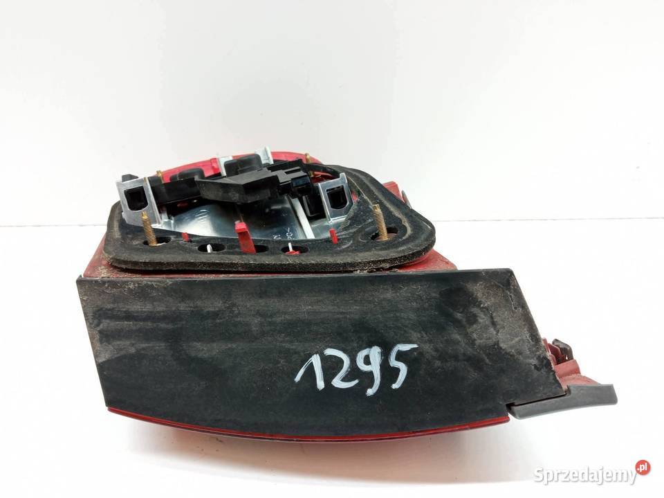 LAMPA TYŁ LEWA 5D SEDAN LIFT 8D0945095D Audi A4