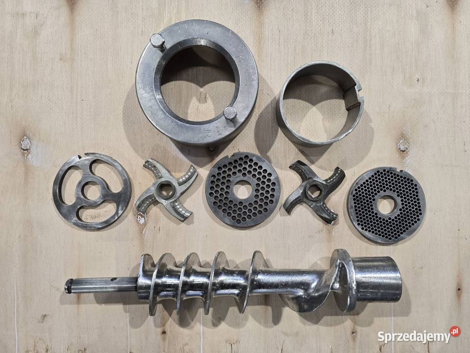 Wilk Wilkomieszałka Risco TR 130 z załadunkiem Niedźwiedź