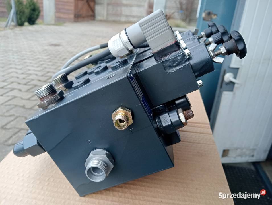 Blok hydrauliczny trzysekcyjny elektrozaworów świętokrzyskie Kielce sprzedam
