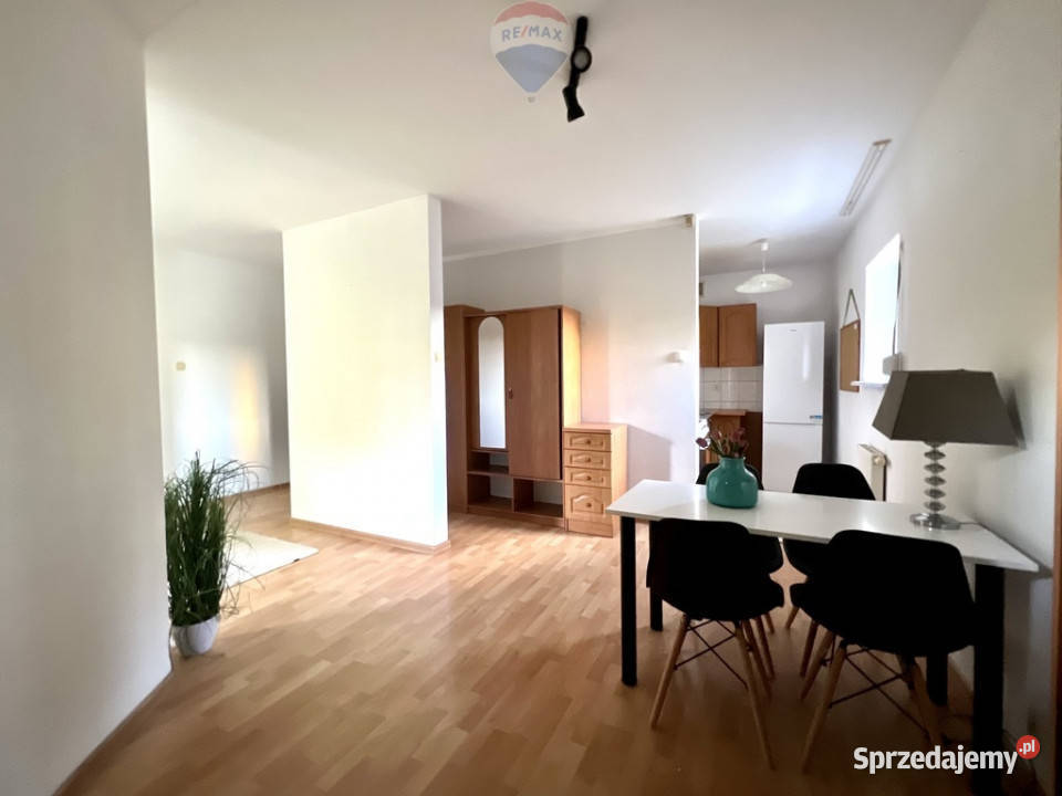 Kawalerka z balkonem osBChrobrego Poznań parter