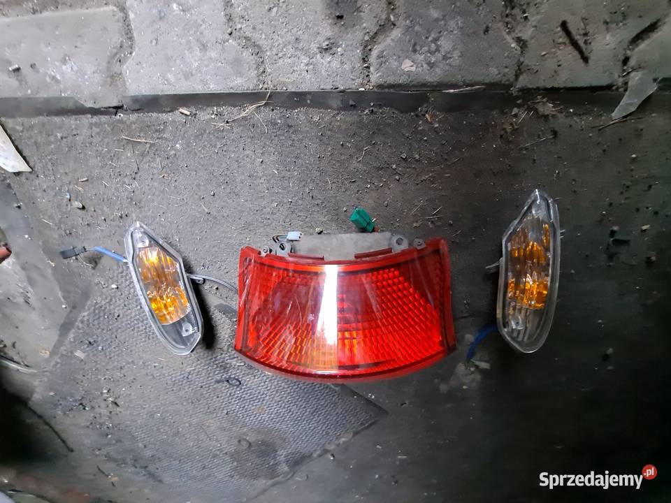 Obudowa tył lewa I prawa lampa tył i Rybnik
