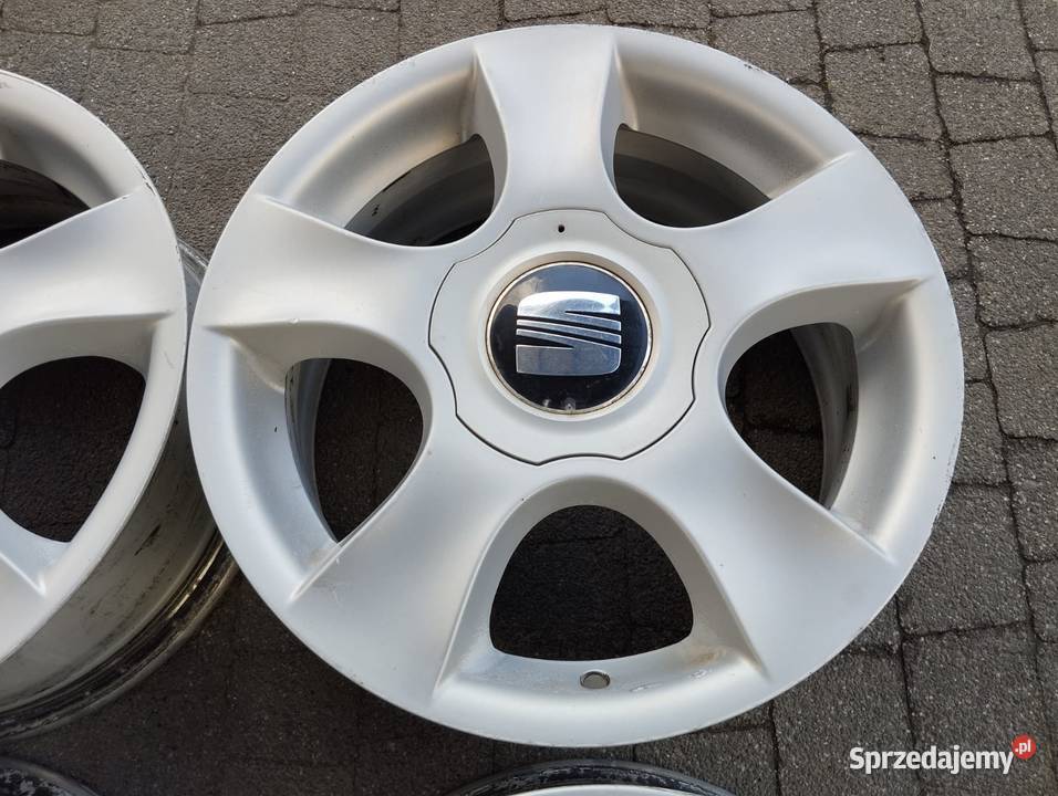 Felgi Seat 15 4x100 6J ET43 571mm komplet Kamieniec