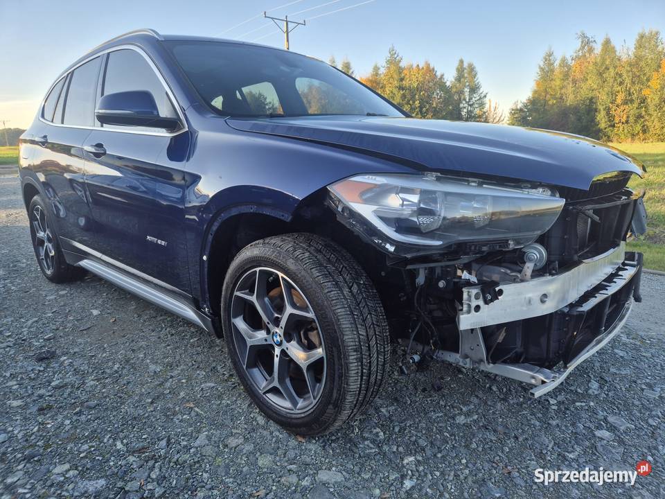 BMW X1 20 xDrive kosmetyczna szkoda zadbana na X1 Żórawina