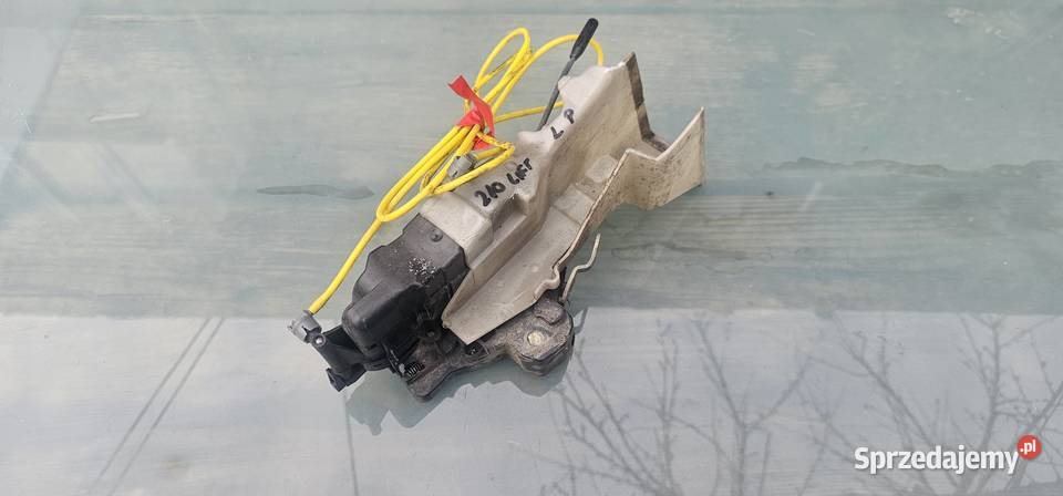 Zamek drzwi lewy przód mercedes w210 2027203535 Zbąszyń sprzedam