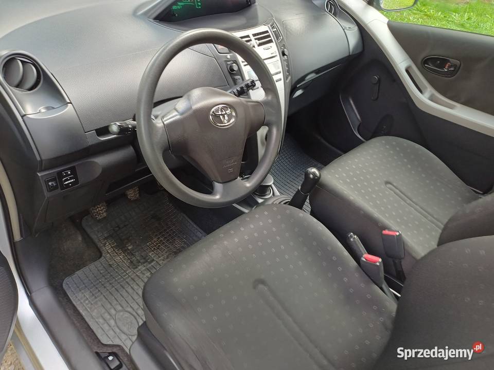 Toyota Yaris 2006 10 Benzyna Klima Yaris Krosno sprzedam