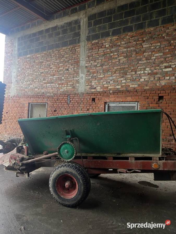 Rozsiewacz wapna rcw 3 na łańcuchach sprzedam