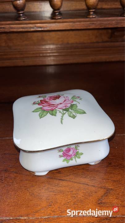 Puzderko Syg GDR Biała porcelana z różą Gdańsk