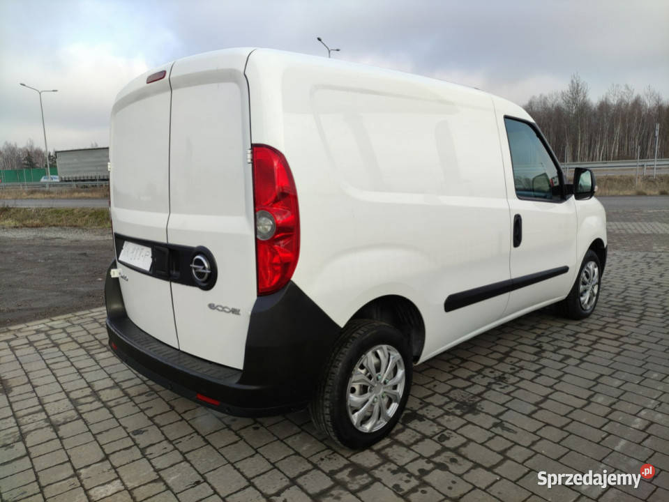 Opel Combo Rok produkcji 2013 mazowieckie Lipówki