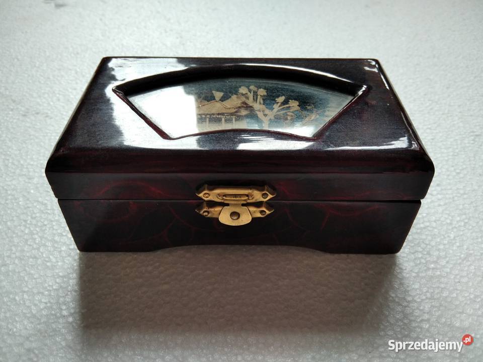 Piękna rzeźbiona chińska szkatułka pudełko na Pozostałe