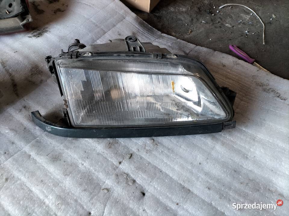 PEUGEOT 306 LAMPA PRZÓD PRZEDNIA PRAWA lubelskie Kamień-Kolonia sprzedam