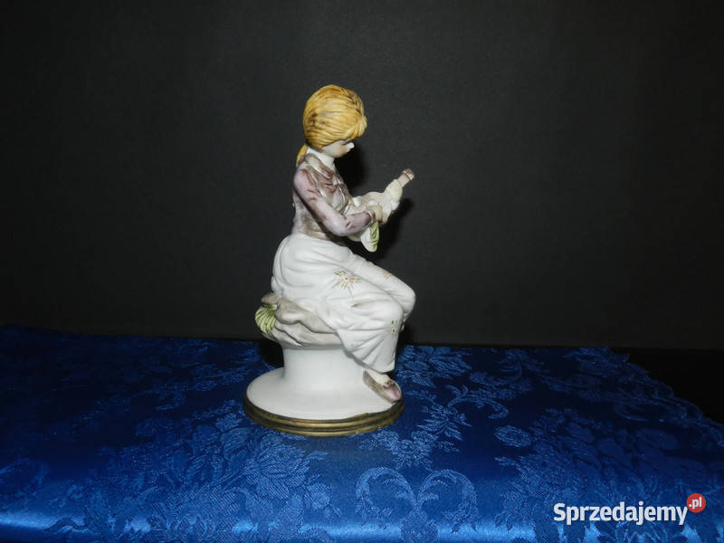 Figurka porcelanowa dziewczynki Skwierzyna