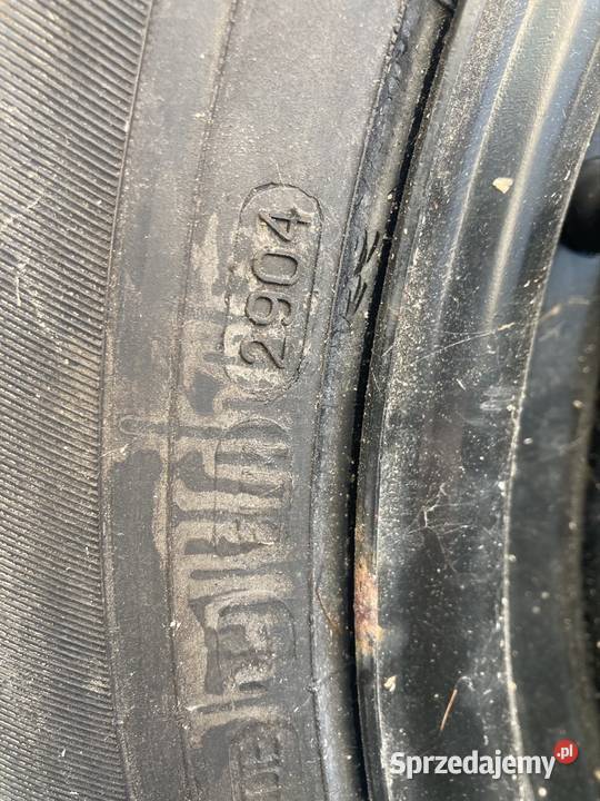 Felga Nissan z oponą Dunlop 20560 R16 Jędrzejów