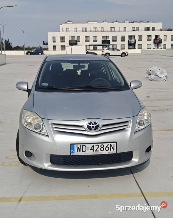 Toyota Auris świetna do jeżdzenia mieście serwisowany w ASO mazowieckie Warszawa