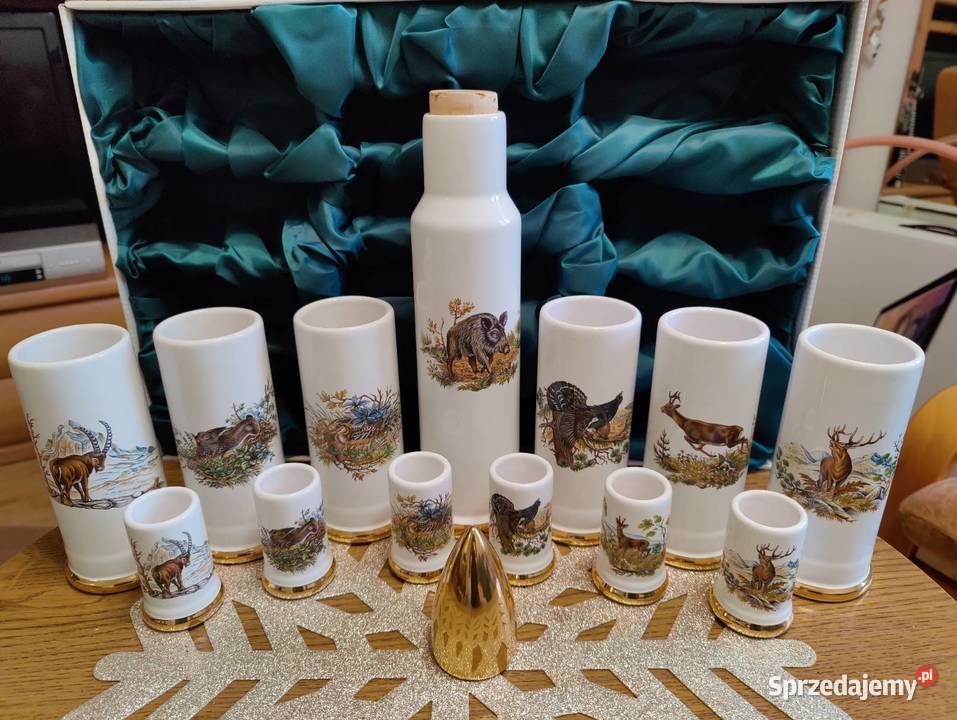 Piękny zestaw kieliszków z porcelany z motywem Kalisz