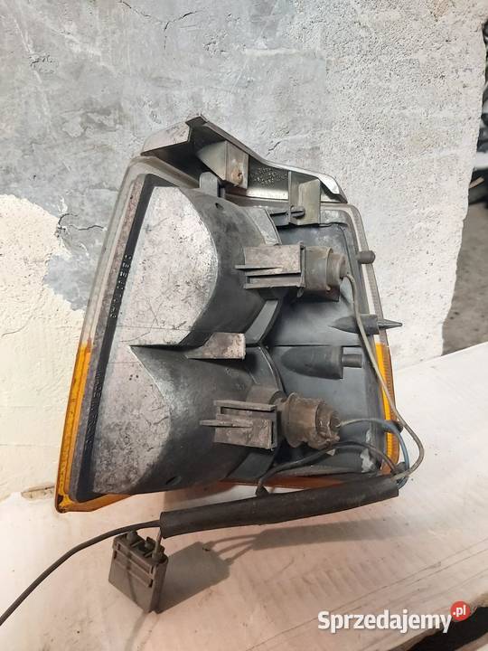 Lampa przednia kierunkowskaz VOLVO 240 prawa