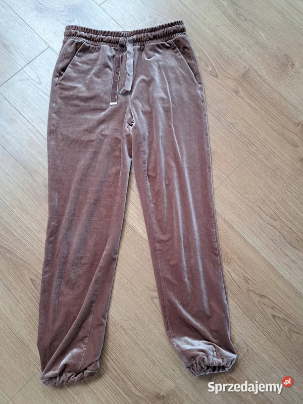 pudroworóżowe welurowe spodnie dresowe mohito 34 Trąbki Wielkie