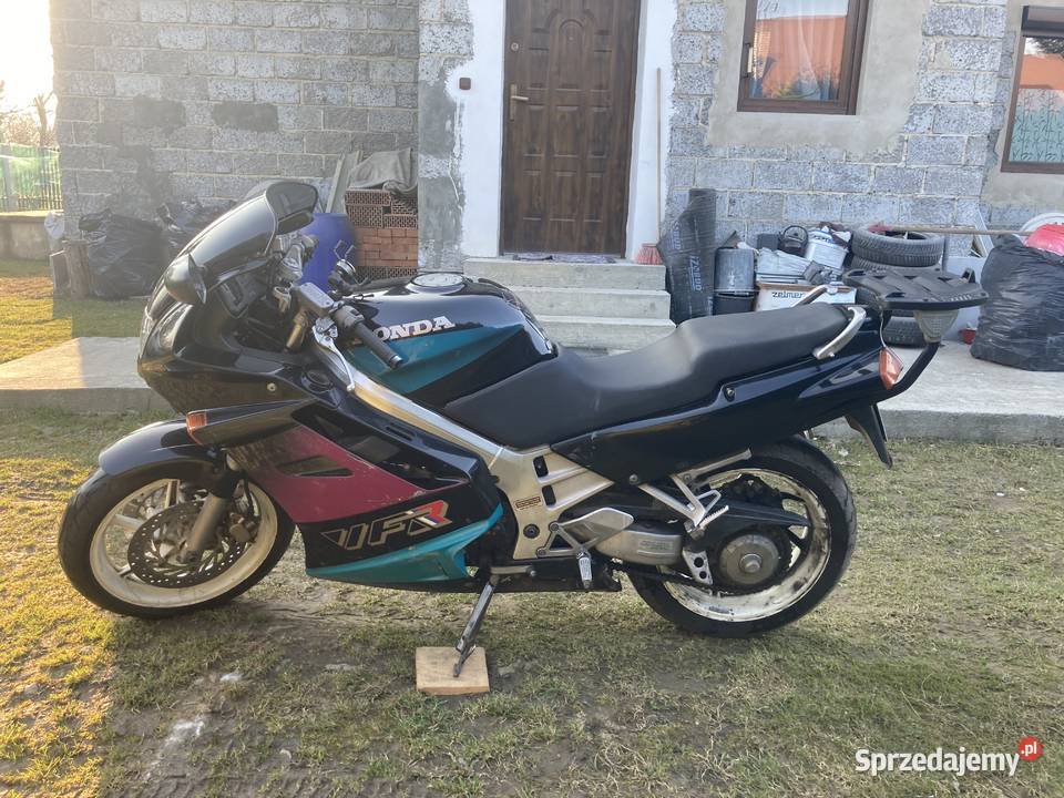 HONDA VFR 750 RC36 DO JAZDY SPRAWNA Gdów