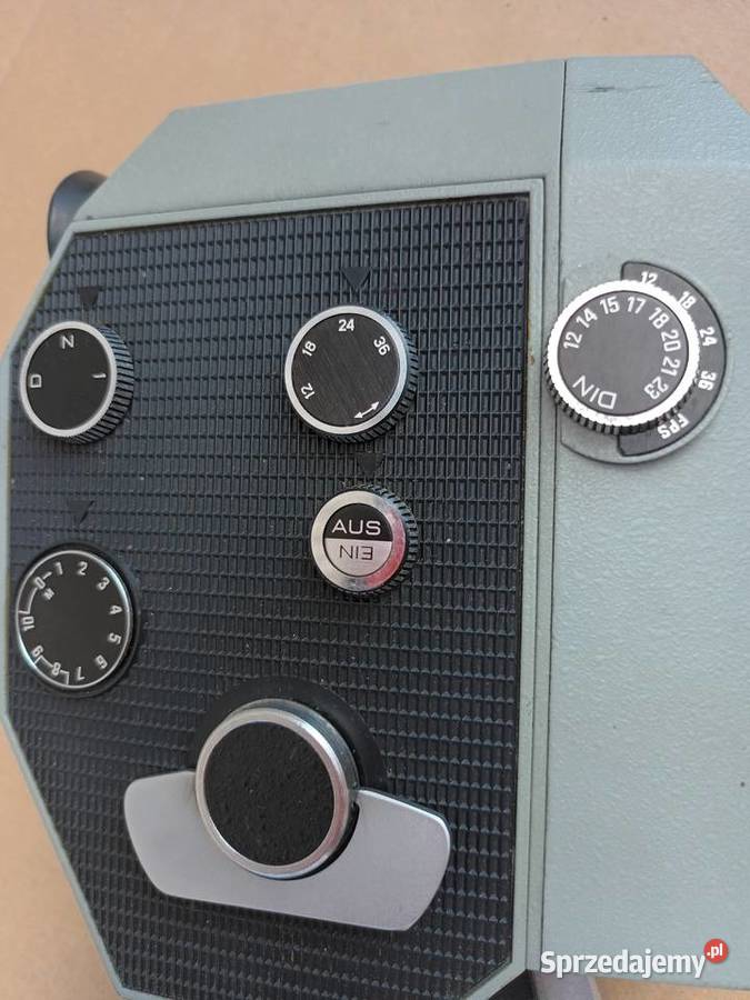 Stara kamera analogowa 8mm QuarzZoom DS83 etui Aleksandrów Łódzki