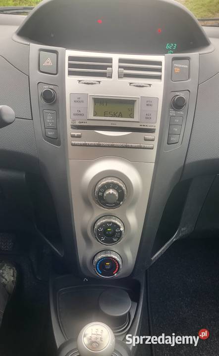 Toyota Yaris 10 klimatyzacja światła przeciwmgielne Przemyśl
