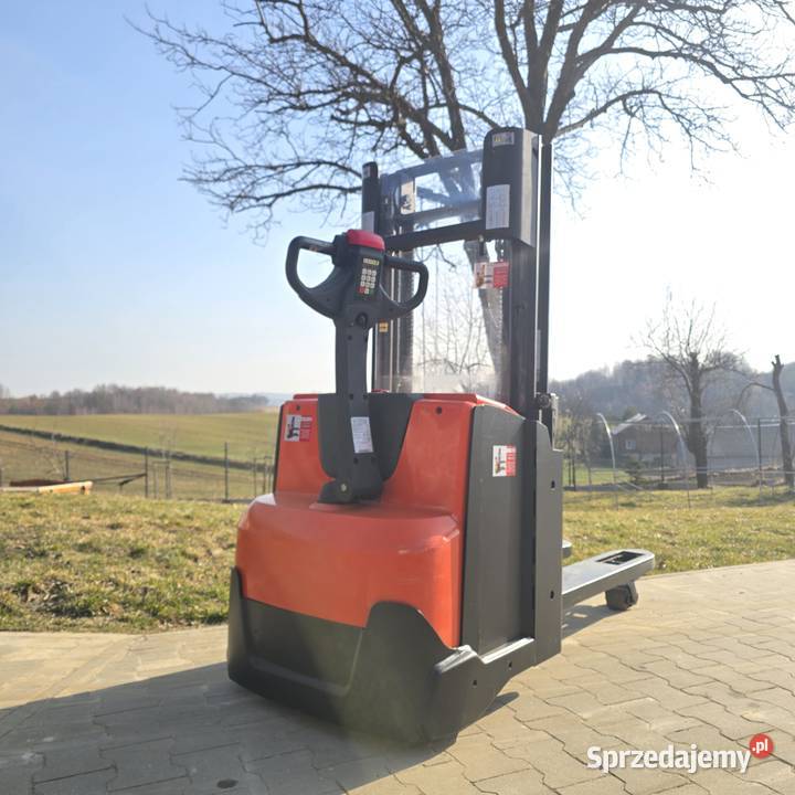 Paleciak elektryczny z niskim masztem Toyota SWE 200d wstępne podnoszenie