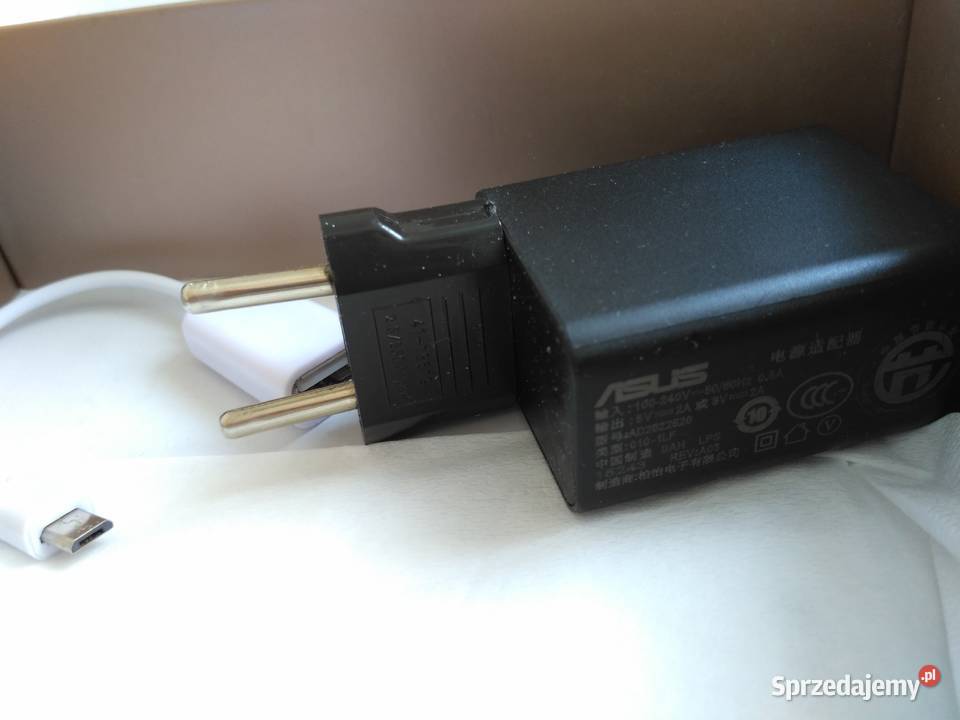 Unikat smartfon z aparatem z wysuwanym Asus