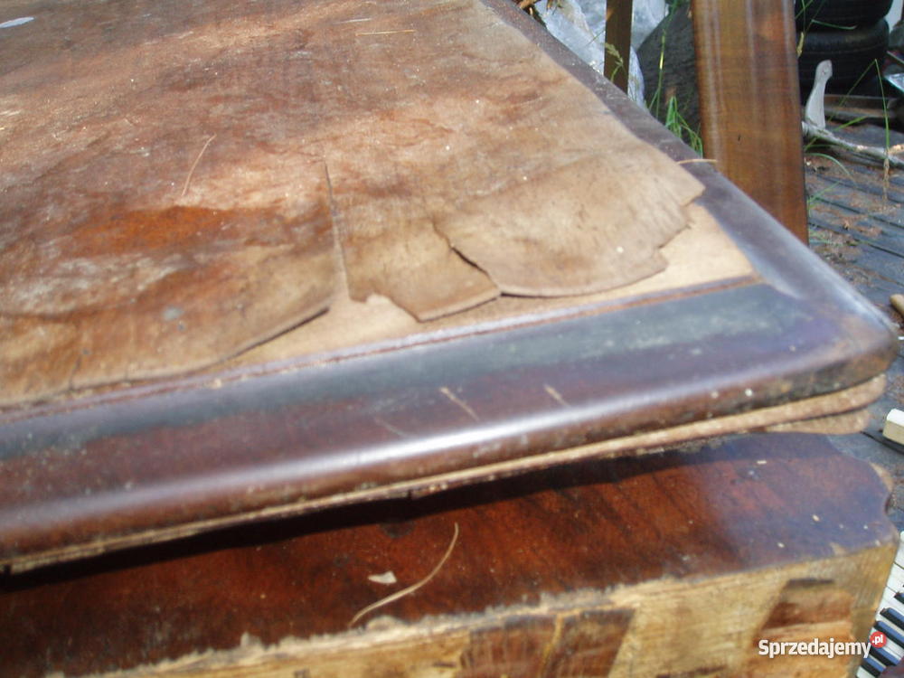 Strary fortepian Ant Petrof Winiary