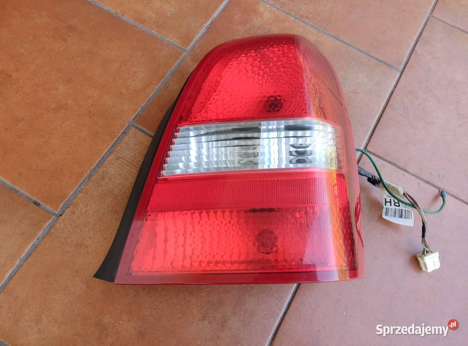 Lampa prawa tył sedan Nissan Primera P12 świętokrzyskie Połaniec