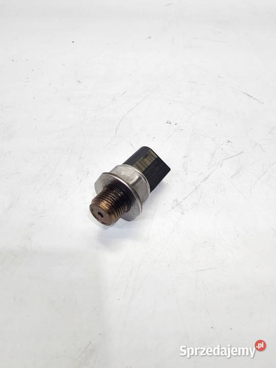 CZUJNIK CIŚNIENIA PALIWA AUDI VW 20TDI 04L906054 Przystajń