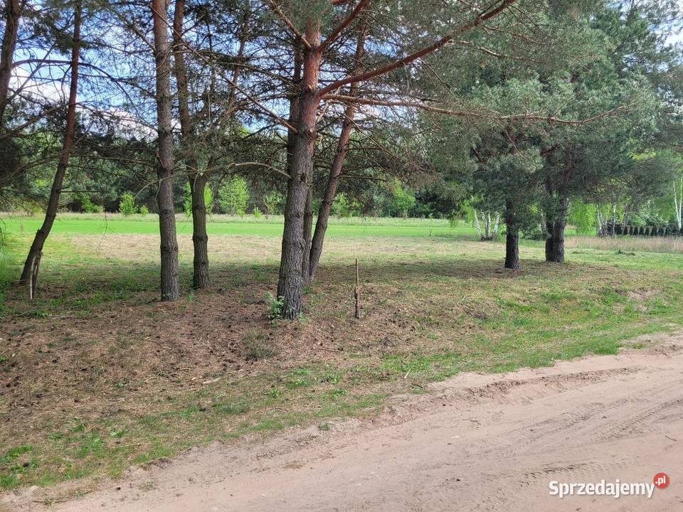 sprzeSprzedam działkę budowlaną o pow 1087 m2 w 32m Fasty sprzedam