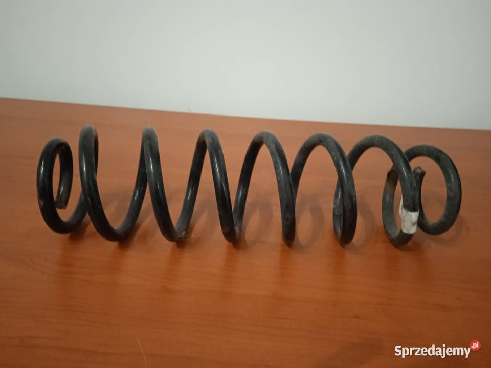 Sprężyna tylna Skoda Superb 2017 sedan Zawieszenie i układ kierowniczy Straszyn sprzedam