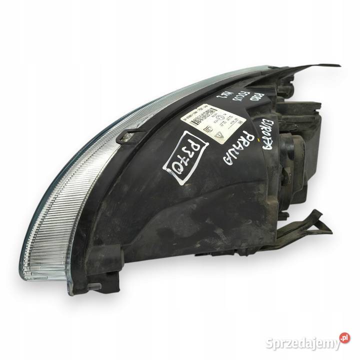 LAMPA PRAWA Ford Focus II MK2 2004 prawy przód osobowe sprzedam