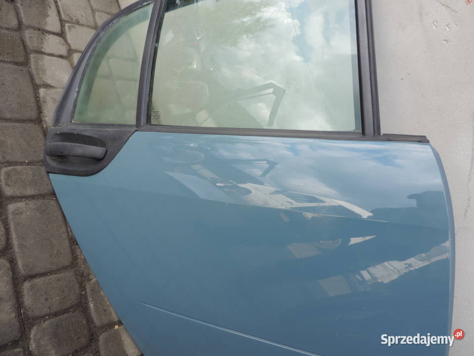 DRZWI PRAWY TYŁ SMART FORFOUR 453 EB3 EAO Rok produkcji 2006 Części samochodowe Nowy Sącz sprzedam