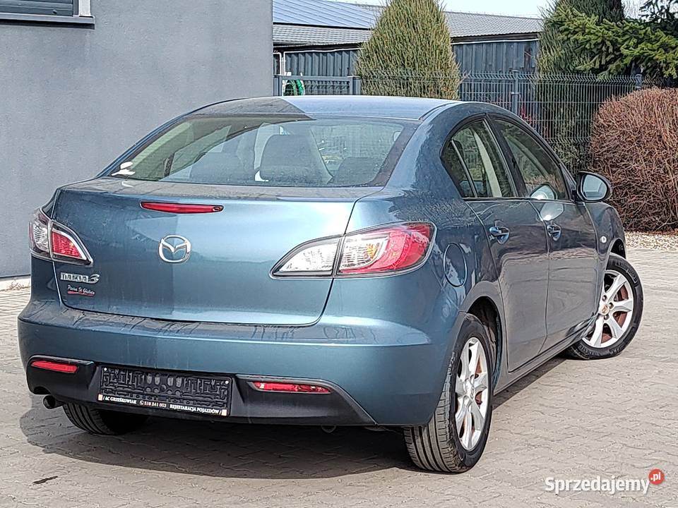 MAZDA 3 SEDAN 16 BENZYNA 3 sprzedam