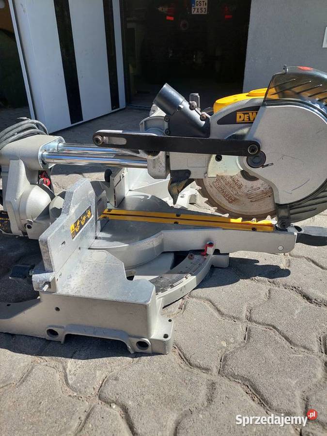 Ukośnica Dewalt 712 qs Piły ukośnice