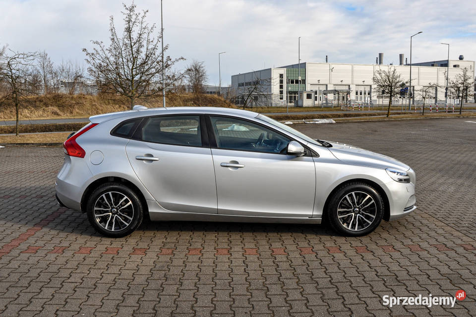 Volvo V40 20d Automat Lift 2019 r Wrocław sprzedam