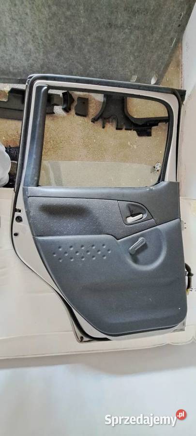 części Toyota Yaris Verso 2003