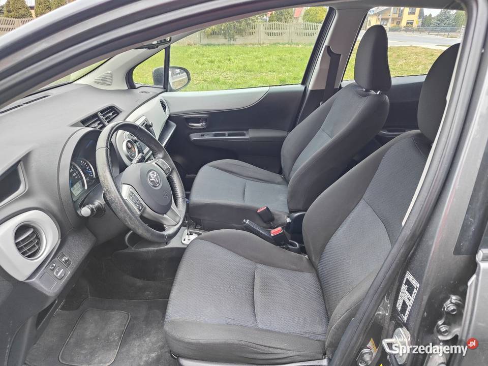 Toyota Yaris Hybrid klima temomat Hatchback sprzedam