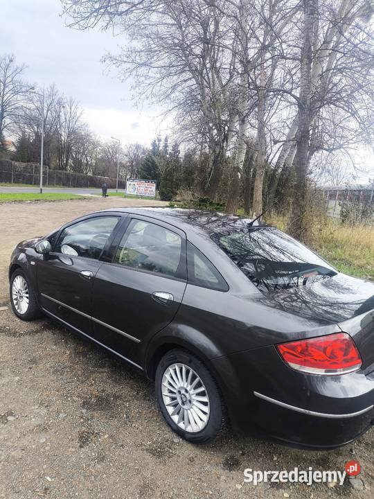Fiat Linea 2011 na chodzie stuka silnik Wrocław sprzedam