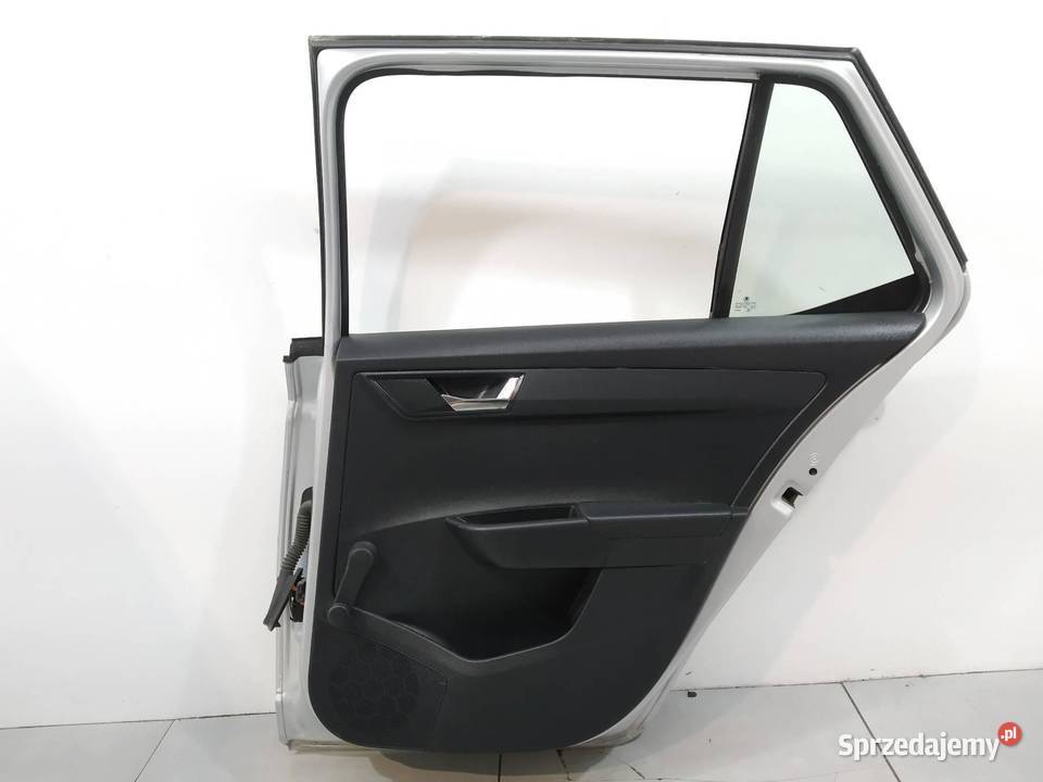 DRZWI PRAWE TYŁ 5D HB LA7W Skoda Fabia III 2014 sprzedam