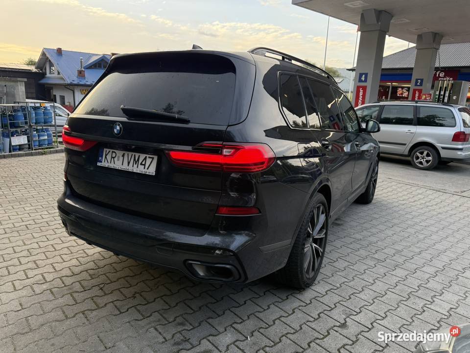 BMW X7 G07 30 xDrive40d z 2021 roku DO