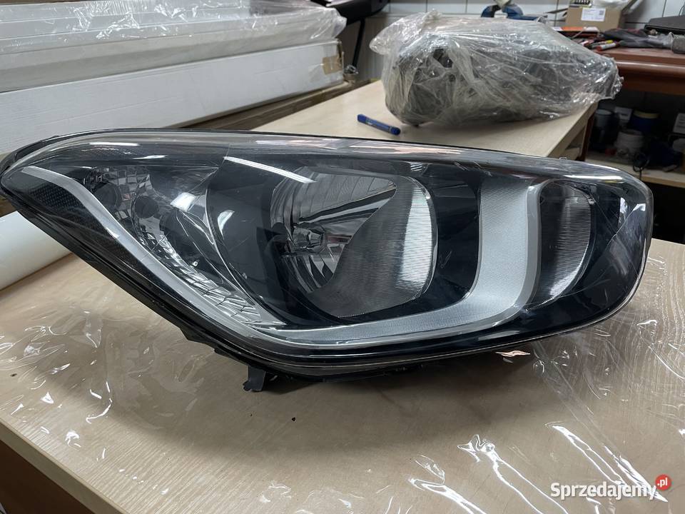 LAMPA HYUNDAI I20 PRAWA PRZEDNIA Nowy Sącz