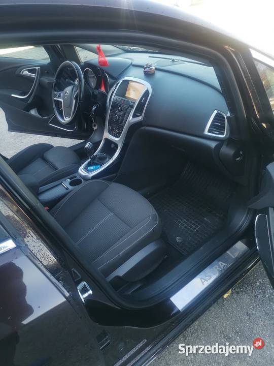 Sprzedam Opel Astra J 14 Turbo benzyna gaz Miechów