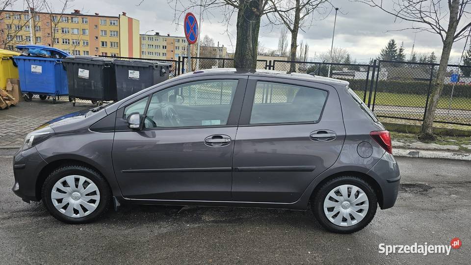 Toyota Yaris wersja Premium dodatkowo Pakiet Tomaszów Mazowiecki sprzedam