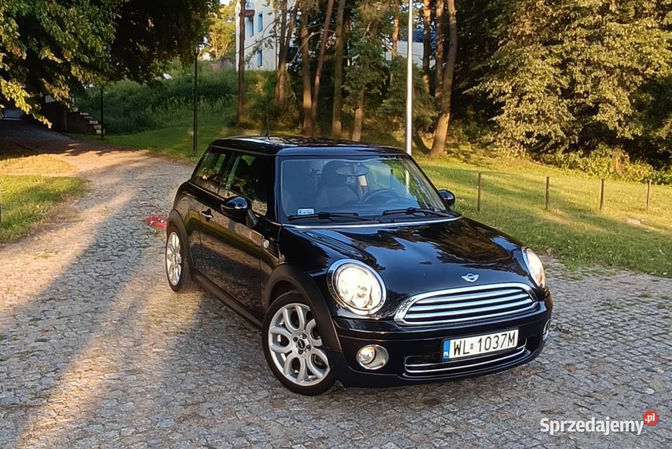 Mini Cooper R56 16 benzyna 120 2006 Rok produkcji 2006 Piaski
