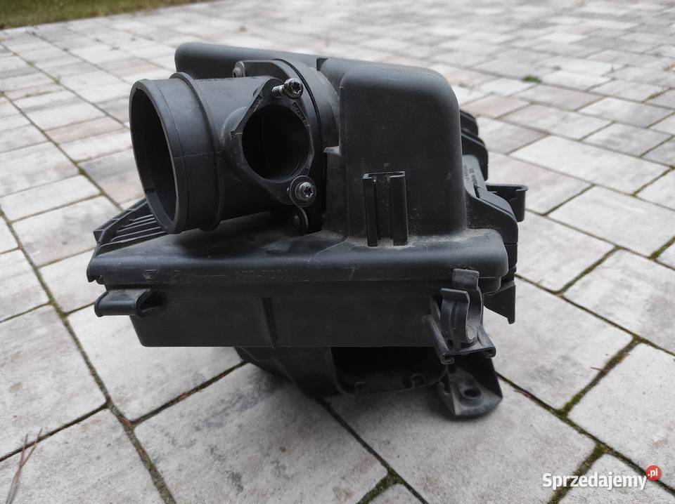 Obudowa filtra powietrza Volvo 25T 8649673 XC70 Słupca