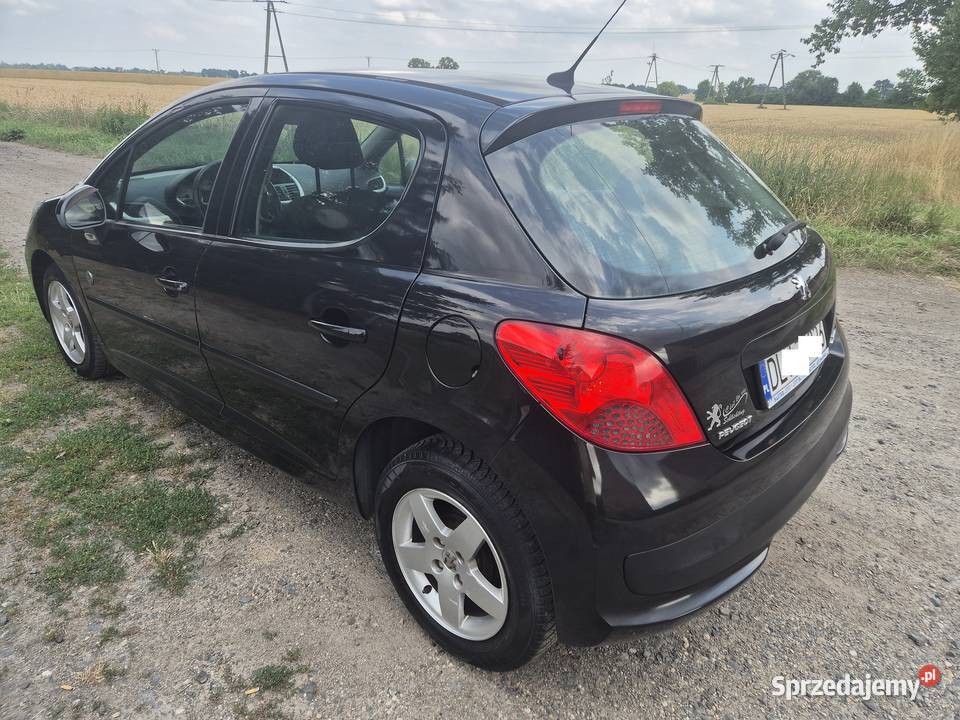Peugeot 207 14 8V 75 trwały prosty 2009 5 Legnica