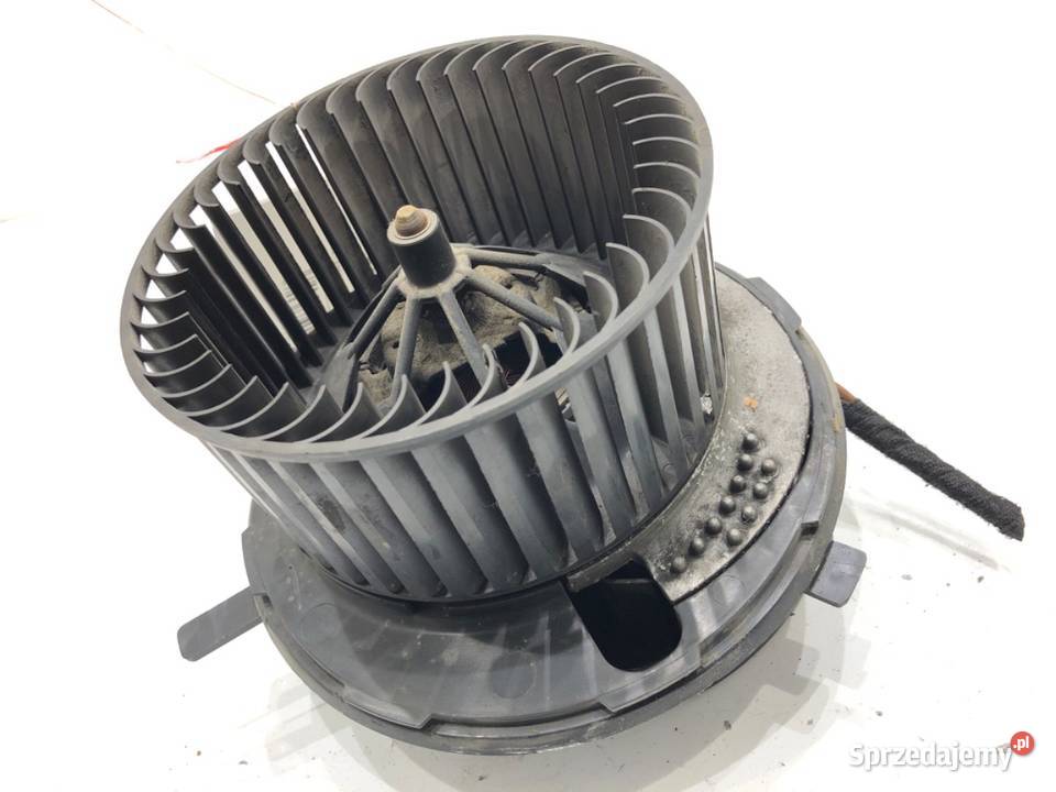 DMUCHAWA NAWIEWU VW TOURAN 1K1820015 WENTYLATOR