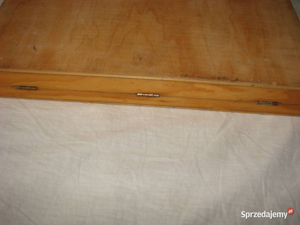 skrzynka na gwintowniki narzynki itp PRL Pruszcz Gdański