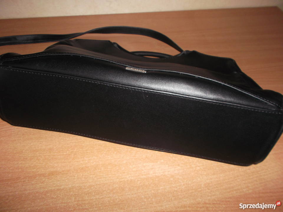 Czarna torebka Wukador