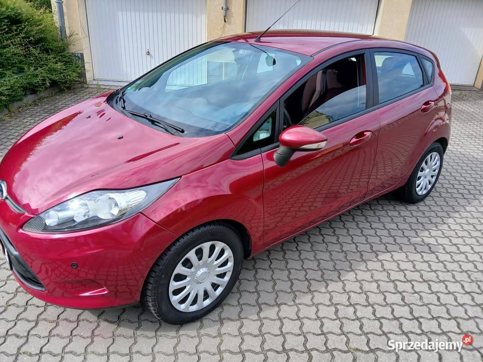 Sprzedam Forda Fieste MK7 13 benz klima mrozi światła przeciwmgielne